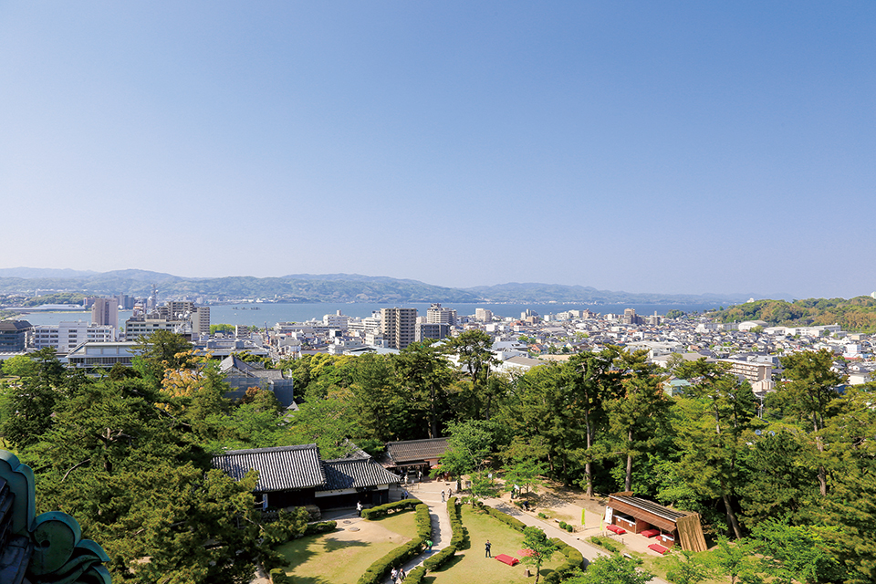 夕暮れに染まる岐阜市街地